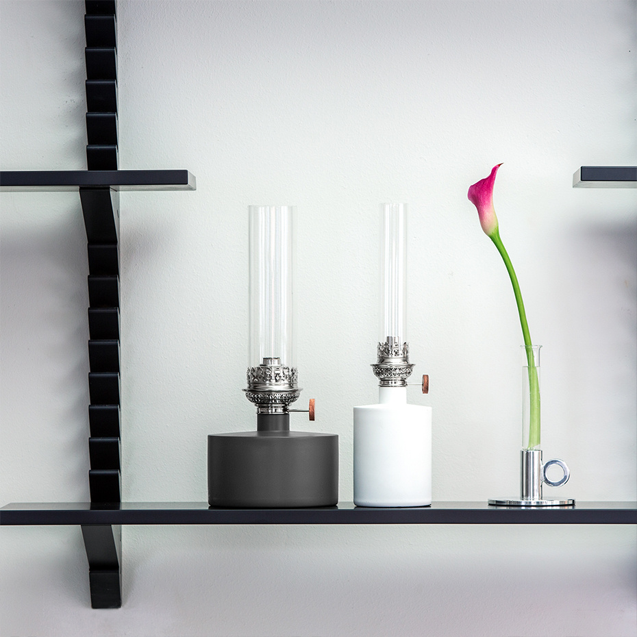 Patina Oljelampa Liten Grå