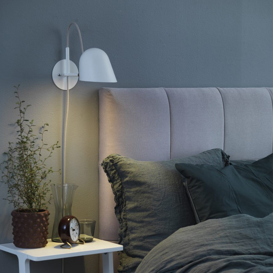 Streck Vägglampa Platta Med Kabel Varmgrå