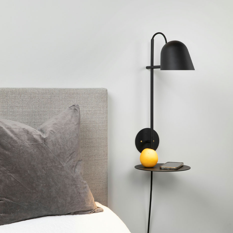 Streck Bleck Vägglampa Platta Med Kabel Svart