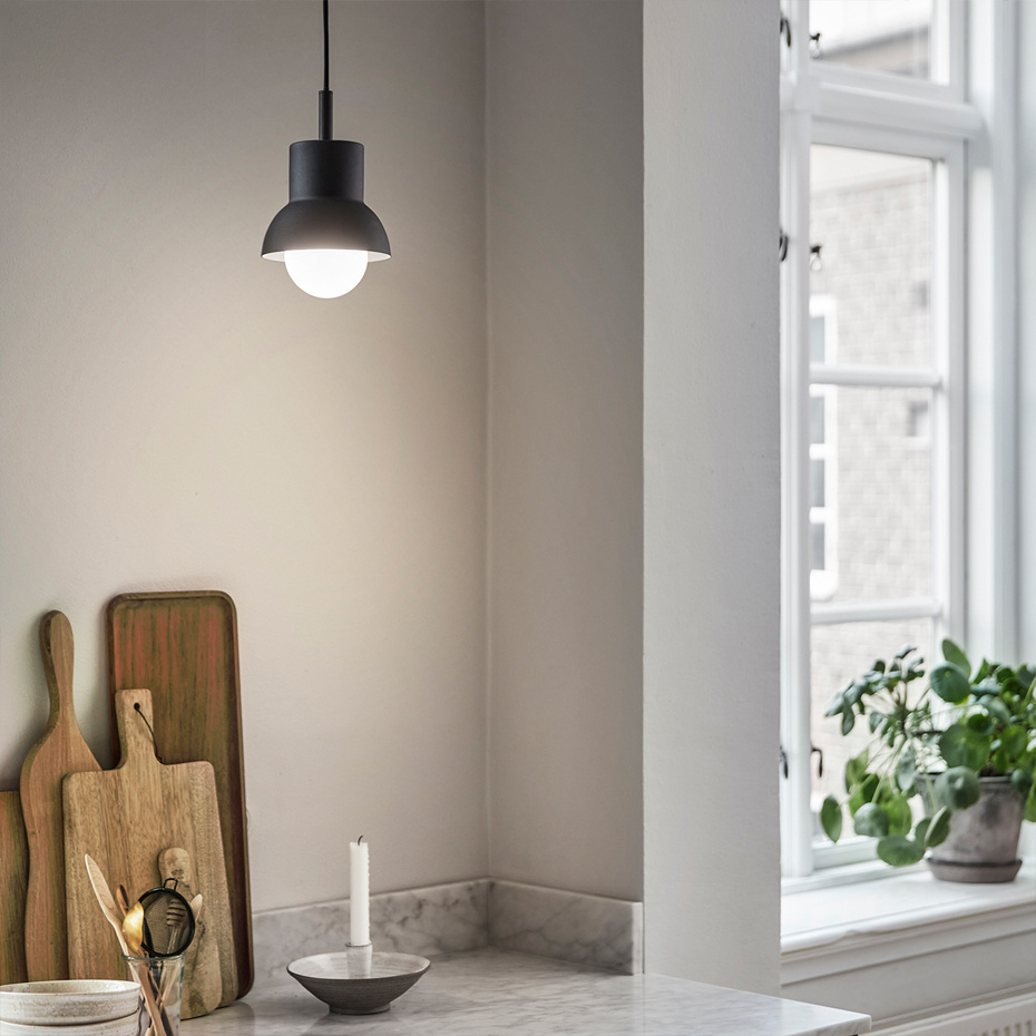 Down 15 Pendel Svart