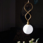 Eld Klot Pendel Rå Mässing/Opalglas Eld Klot Pendel Rå Mässing/Opalglas