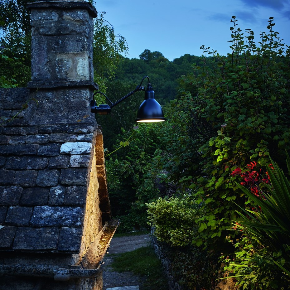 Lampe Gras N°304 XL Utomhus Vägglampa Svart/Rå Koppar