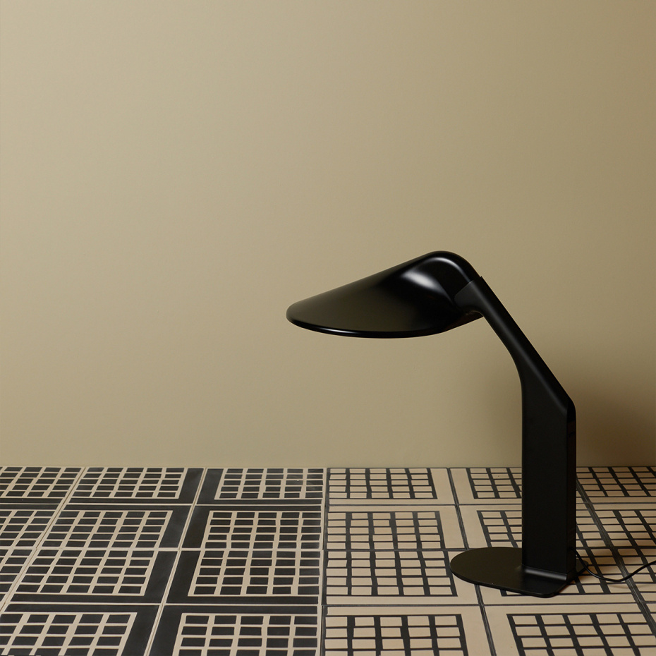Niwaki Bordslampa Black/Black
