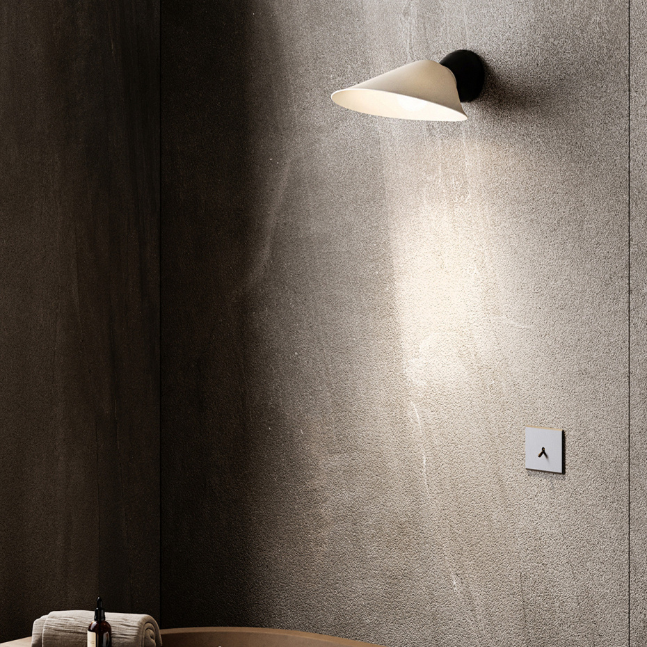 Plume Bathroom Vägglampa Black/Porcelain IP44