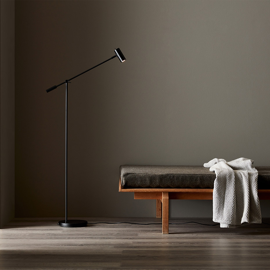 Cato Golvlampa Mattsvart Med Dimmer