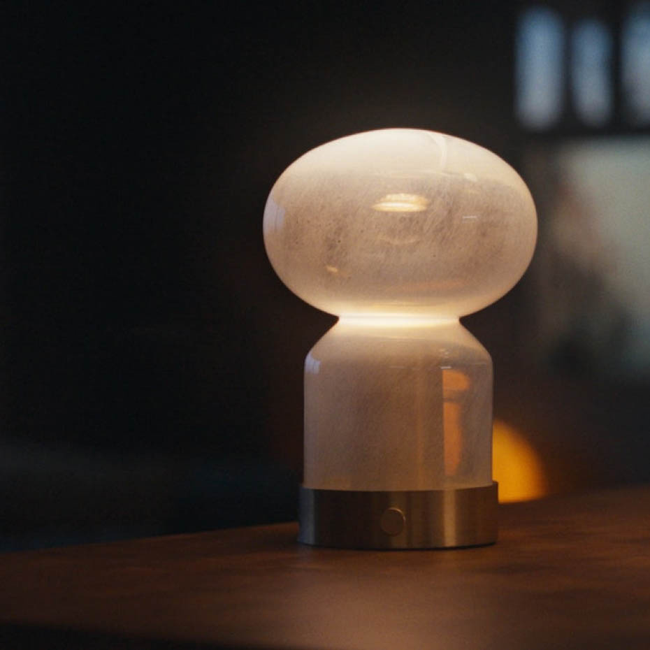 Essence Misty Portabel Bordslampa Rå Mässing