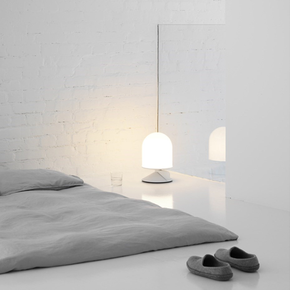 Vinge Bordslampa Svart Struktur/Opalglas