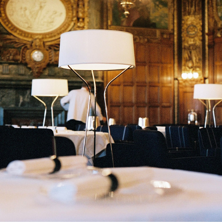 Aria Golvlampa Svart