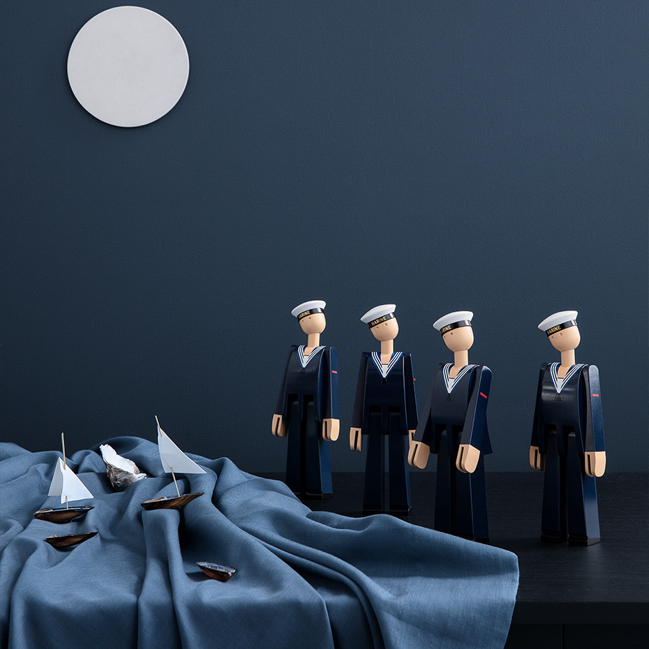 Marine Träfigur Mörkblå/Vit