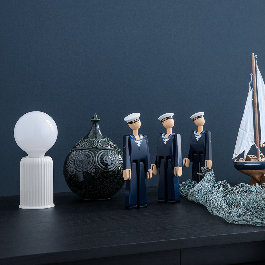 Marine Träfigur Mörkblå/Vit