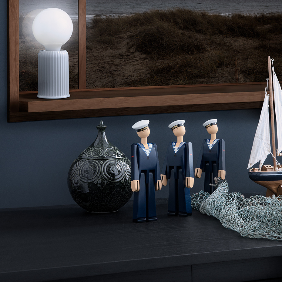 Marine Träfigur Mörkblå/Vit