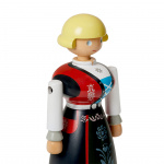 Norsk Bunad Kvinna Träfigur Svart/Röd/Vit Norsk Bunad Kvinna Träfigur Svart/Röd/Vit
