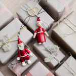 Santa Claus & Santa Clara Träfigurer Röd/Vit Santa Claus & Santa Clara Träfigurer Röd/Vit