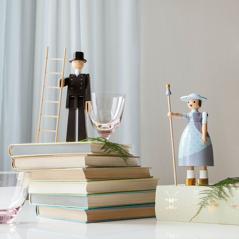 Sotare Träfigur Svart