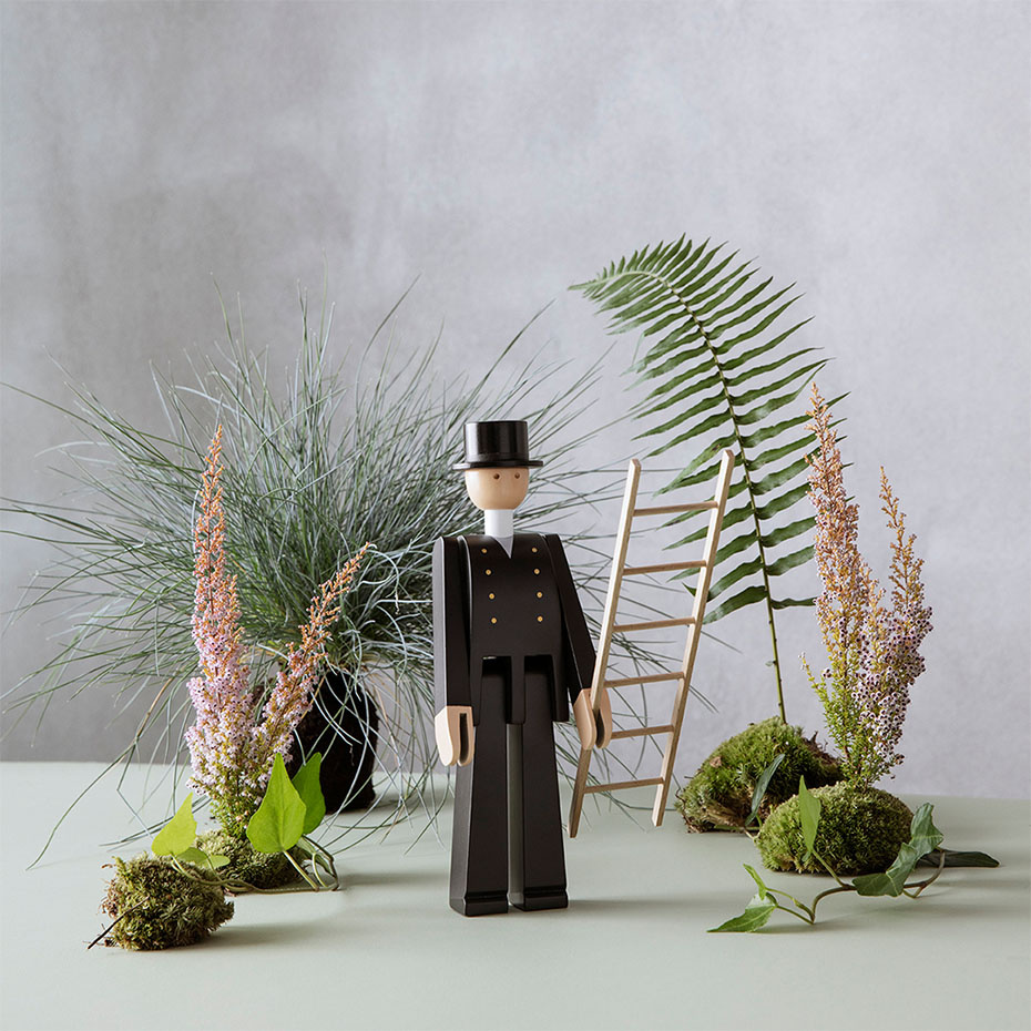 Sotare Träfigur Svart