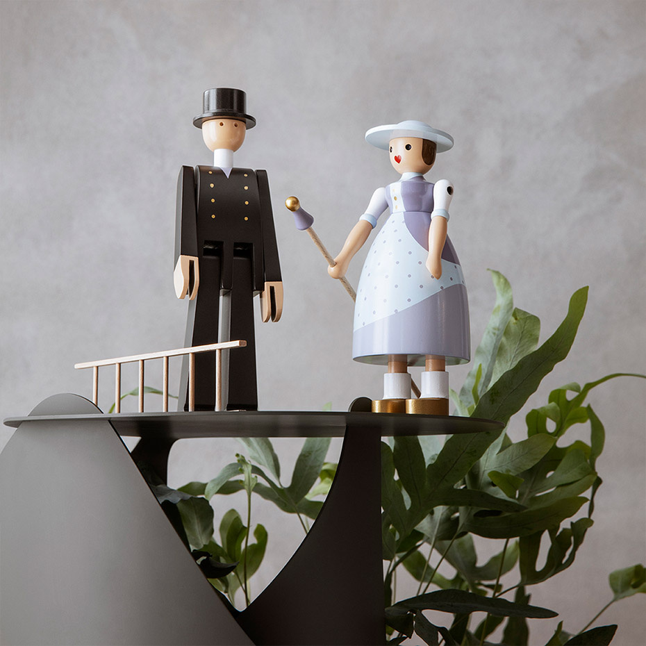 Herdinnan Träfigur Ljusblå