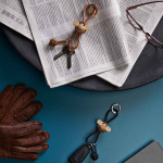 Apa Nyckelring Guldfärgad Naturläder/Teak/Limba Apa Nyckelring Guldfärgad Naturläder/Teak/Limba