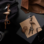 Fågel Nyckelring Silverfärgad Svart Läder/Rökt Ek Fågel Nyckelring Silverfärgad Svart Läder/Rökt Ek