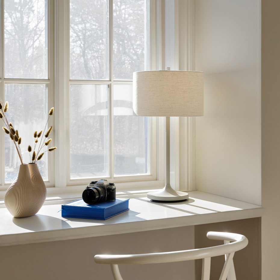 Soft Bordslampa Vit Linne/Sand