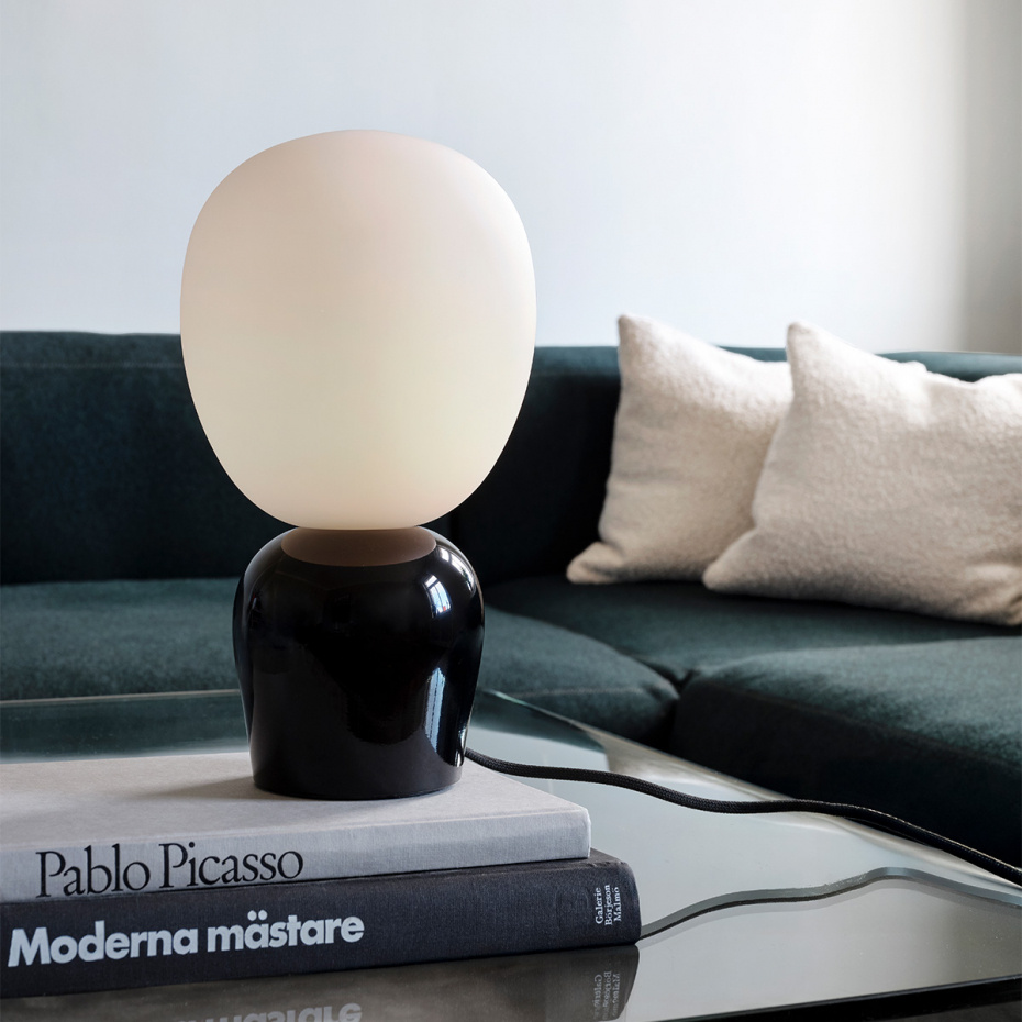 Buddy Bordslampa Blanksvart/Opalglas
