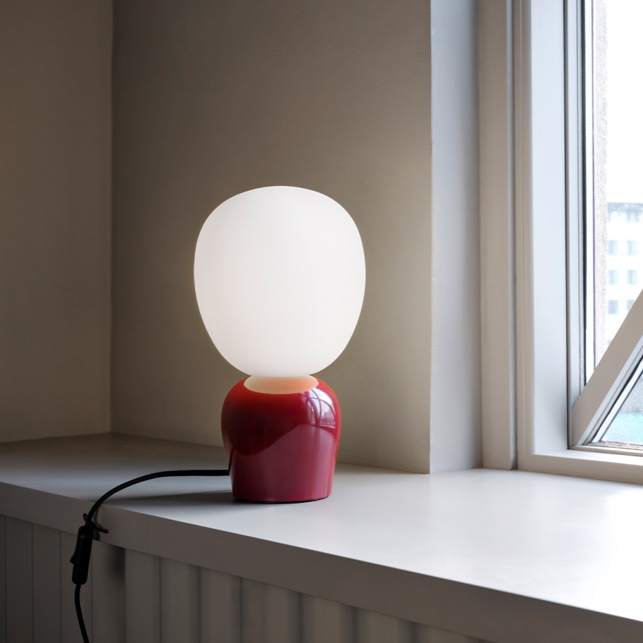 Buddy Bordslampa Vinröd/Opalglas