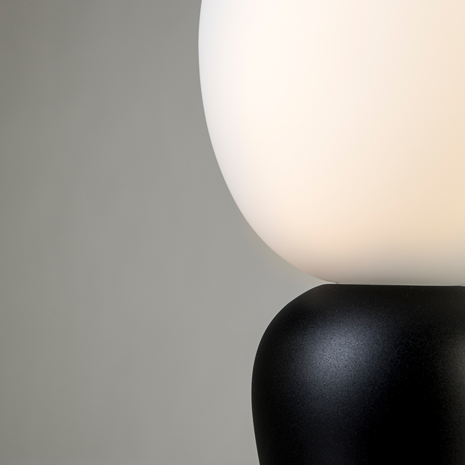 Buddy Bordslampa Svart/Opalglas