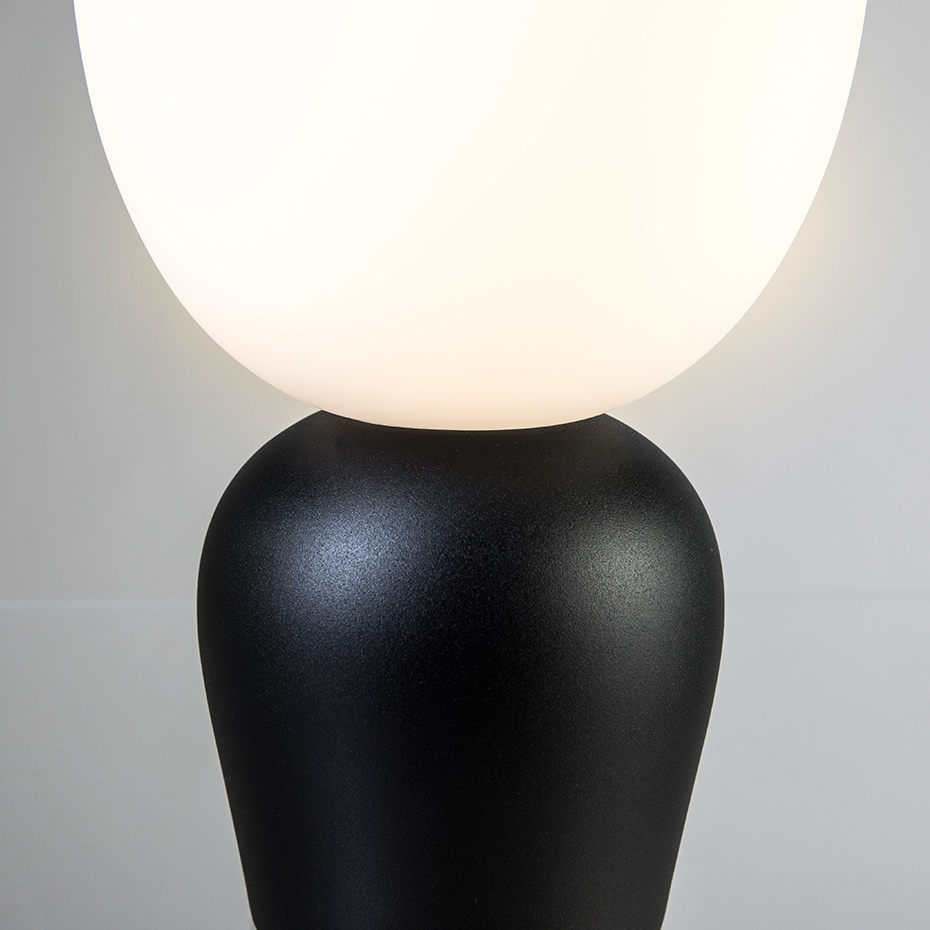 Buddy Bordslampa Svart/Opalglas