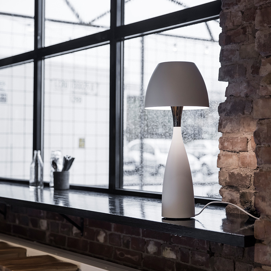 Anemon Bordslampa Mellan Mattvit