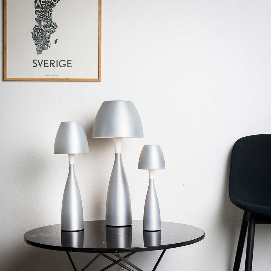 Anemon Bordslampa Mellan Opalglas