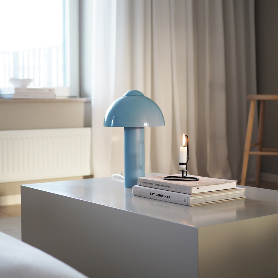 Buddy 23 Bordslampa Ljusblå