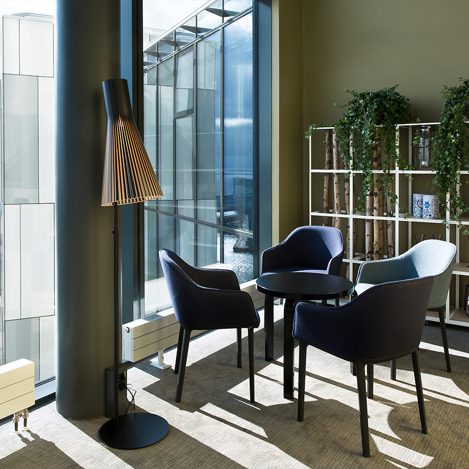 Secto 4210 Golvlampa Black