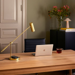 Hubble Read Bordslampa Med Trådlös Laddning Borstad Mässing Hubble Read Bordslampa Med Trådlös Laddning Borstad Mässing