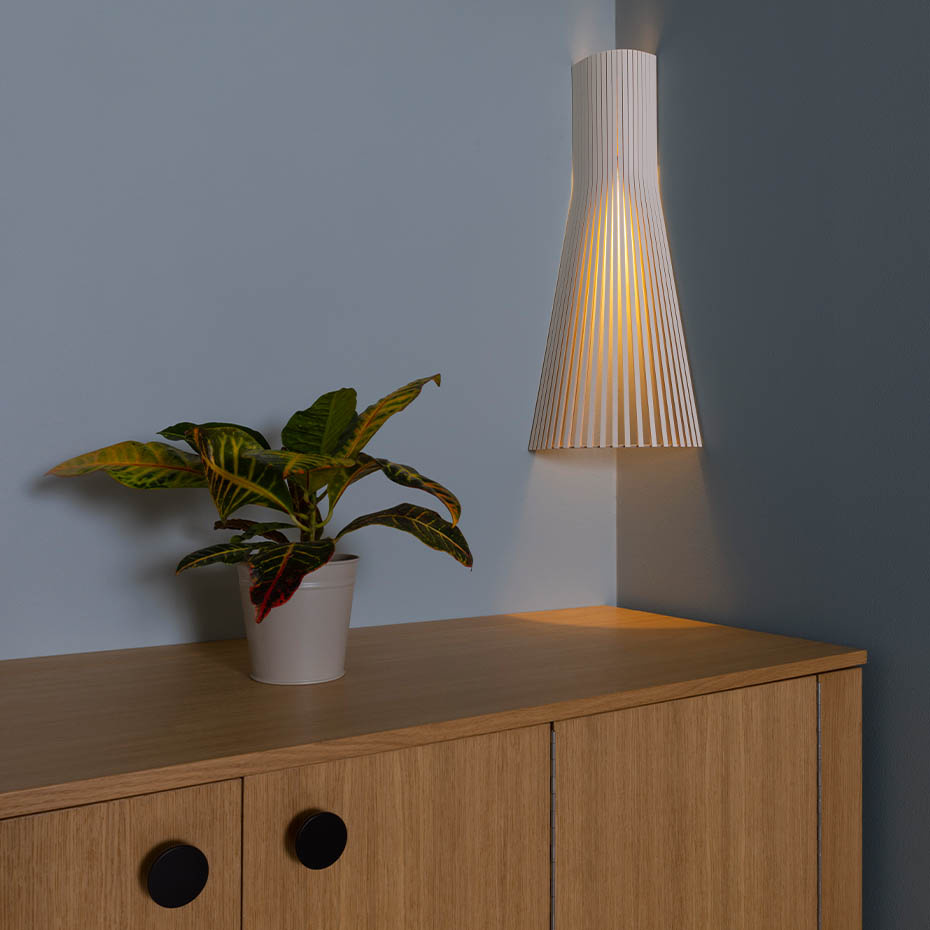 Secto 4236 Hörnlampa Black