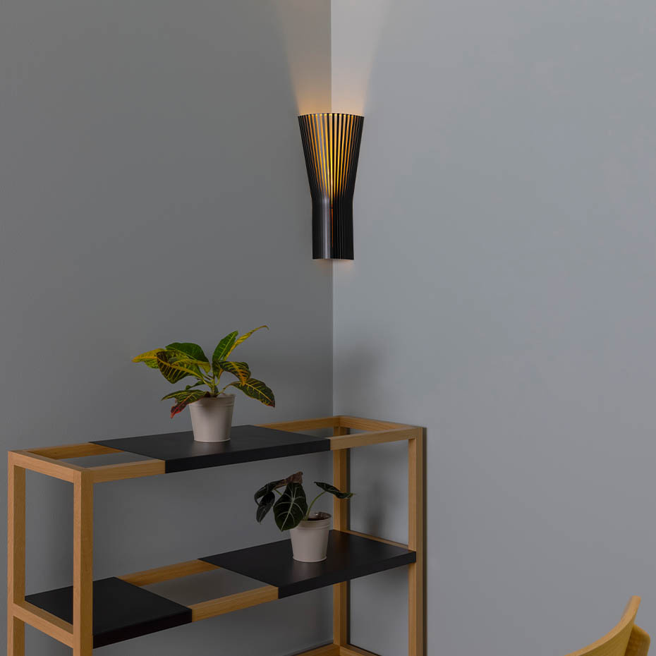 Secto 4237 Hörnlampa Small Walnut