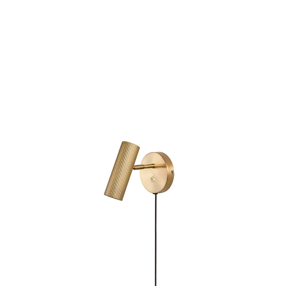 Hubble Vägglampa Borstad Mässing