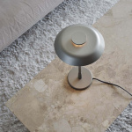 Horisont Bordslampa H36,5cm Metallic Champagne Horisont Bordslampa H36,5cm Metallic Champagne