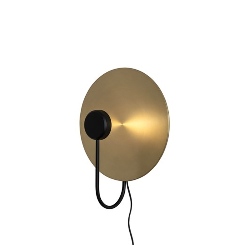 Sol Vägglampa Slipad Mässing/Mattsvart