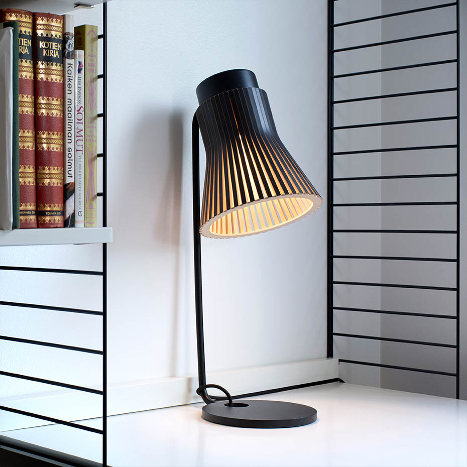 Petite 4620 Bordslampa Black