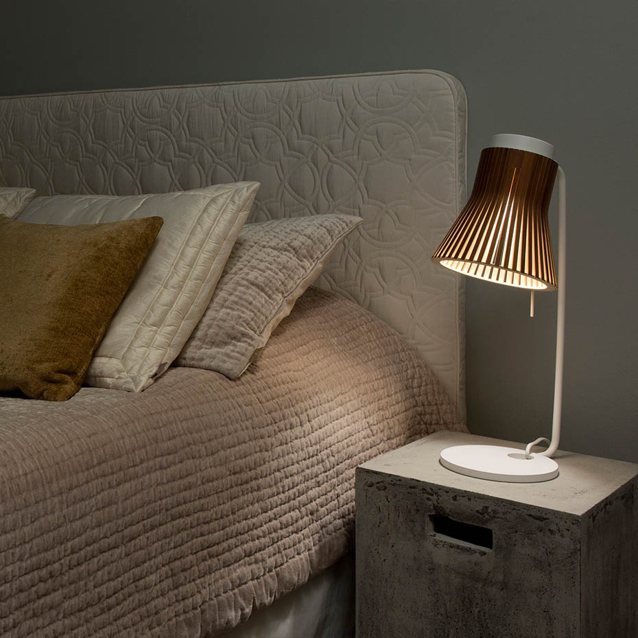 Petite 4620 Bordslampa Walnut