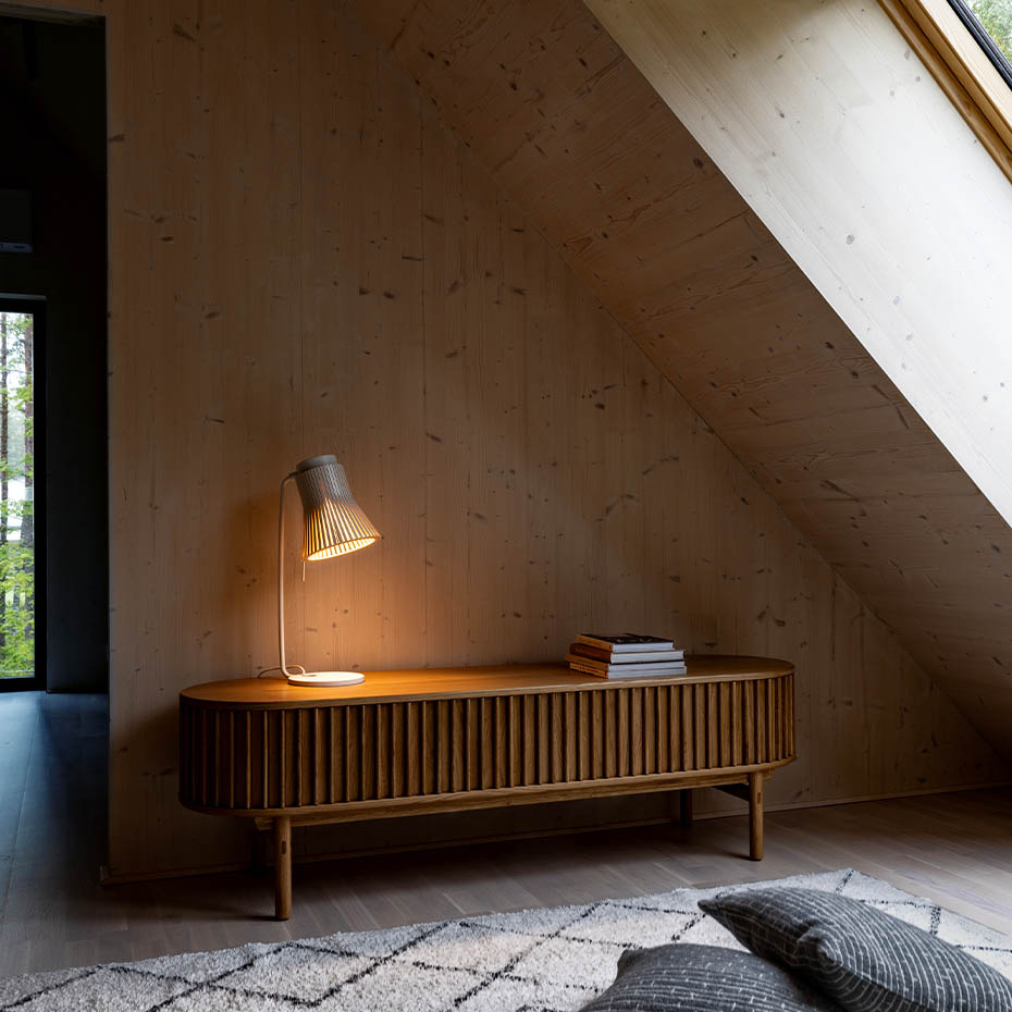 Petite 4620 Bordslampa Walnut