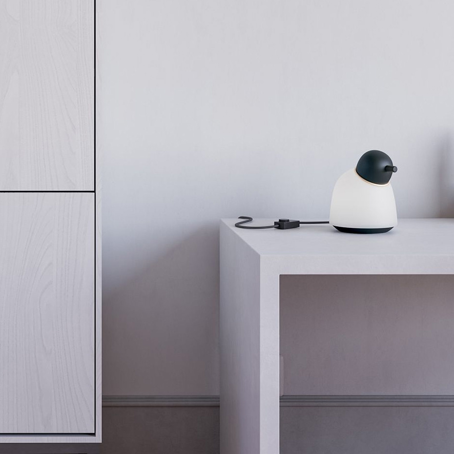 Bird Bordslampa Svart Struktur/Mässing Opalglas