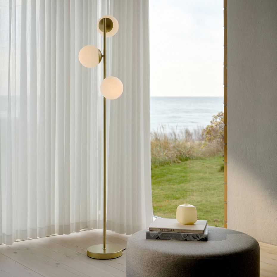 Lilly Golvlampa Mässing/Opalglas