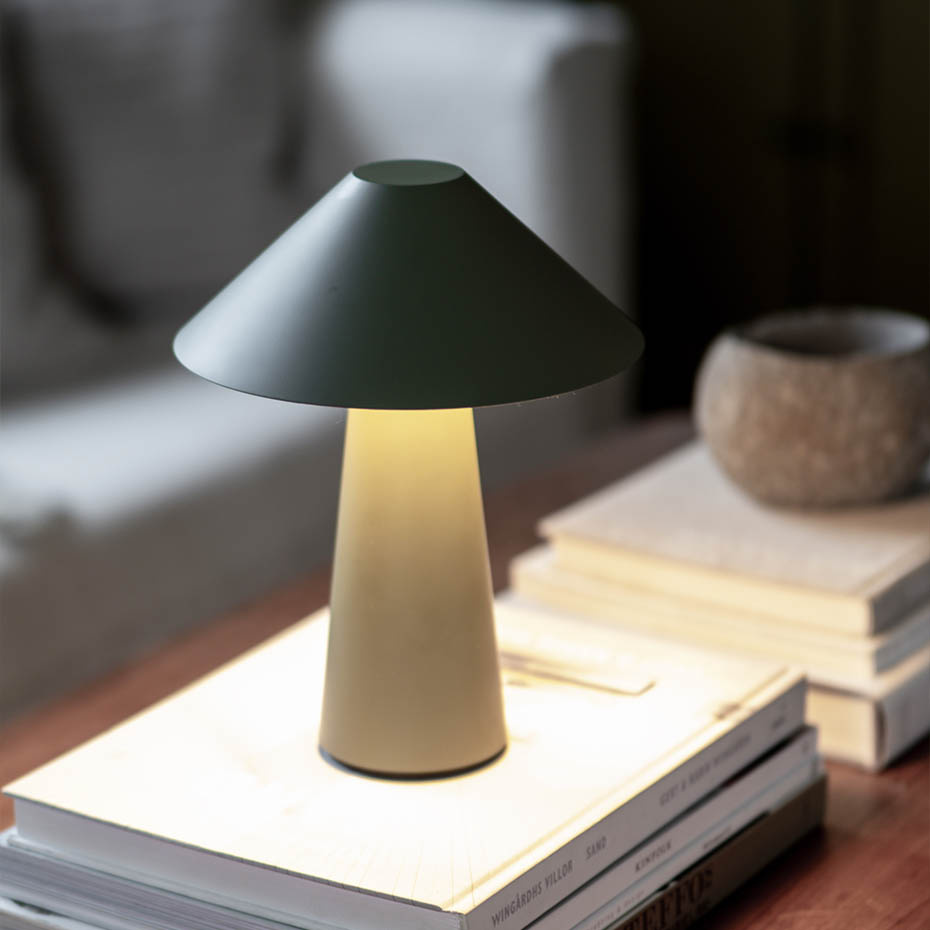 Cannes Portabel Bordslampa Grön