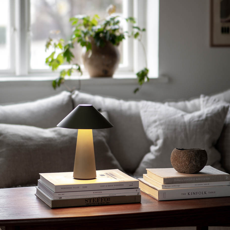 Cannes Portabel Bordslampa Grön