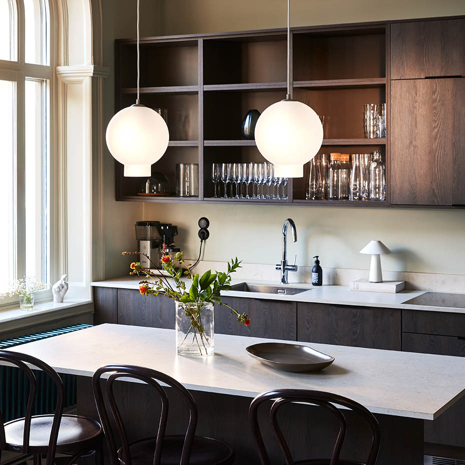 Cannes Portabel Bordslampa Vit