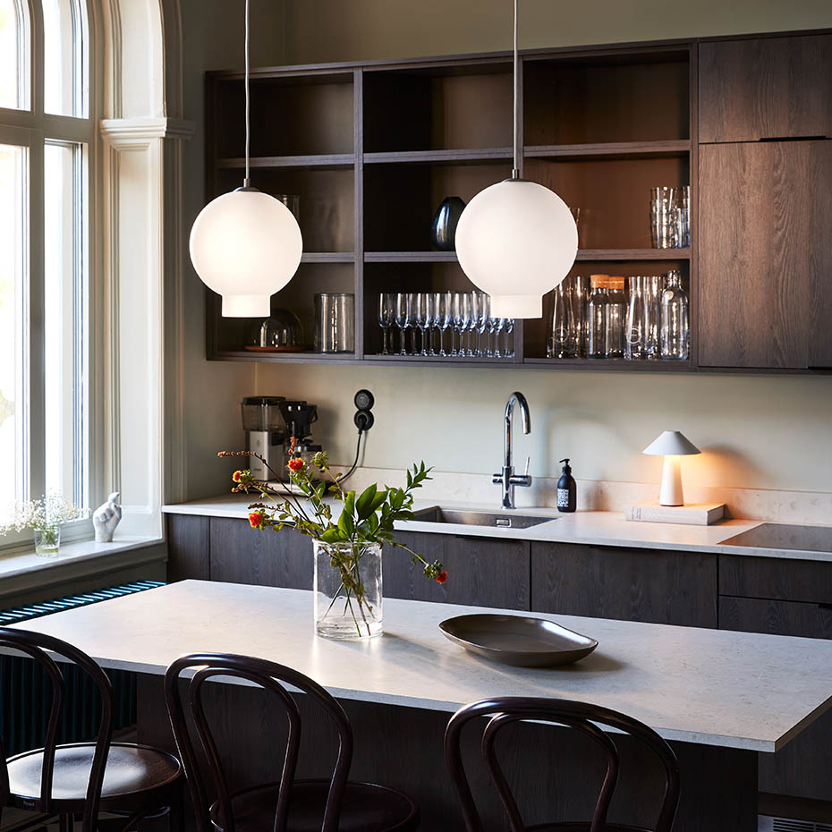 Cannes Portabel Bordslampa Vit