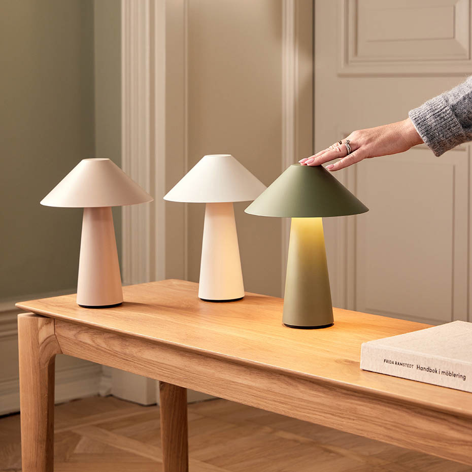 Cannes Portabel Bordslampa Vit