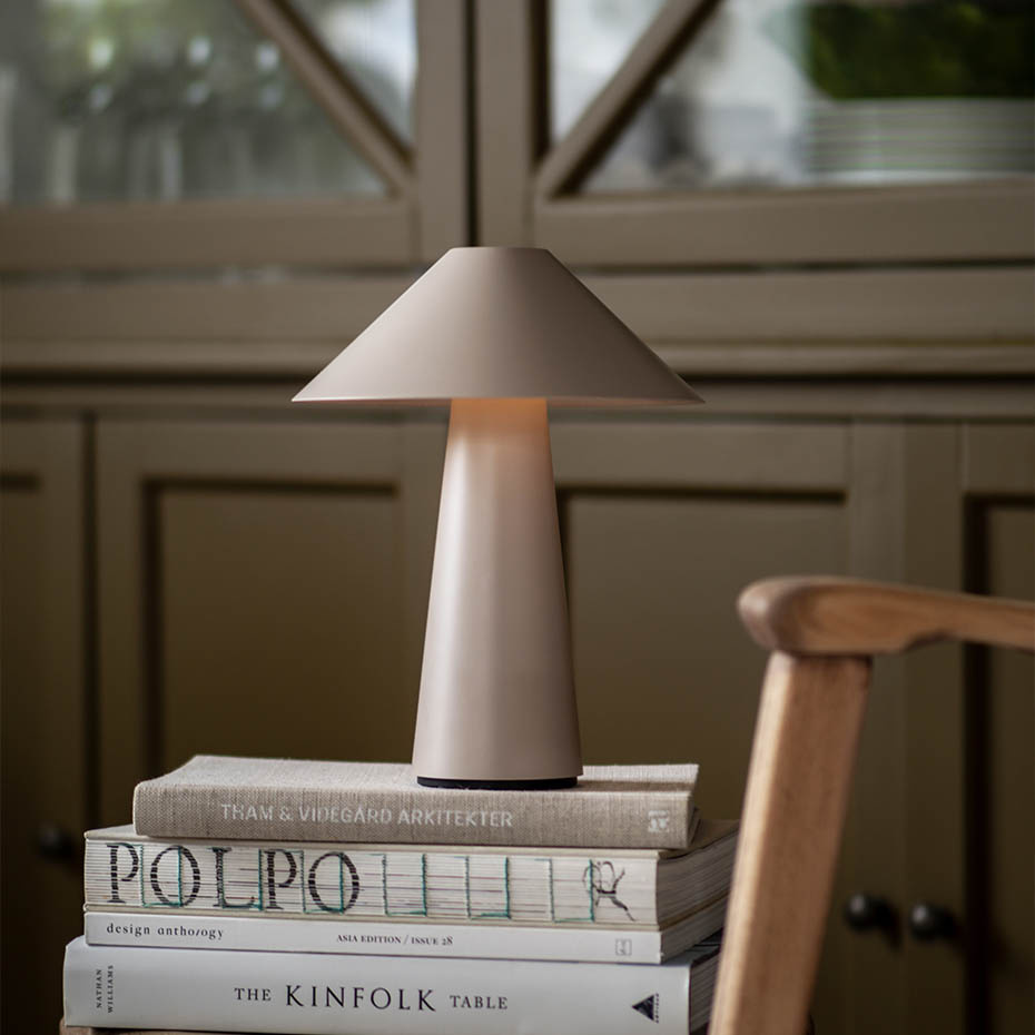 Cannes Portabel Bordslampa Mud