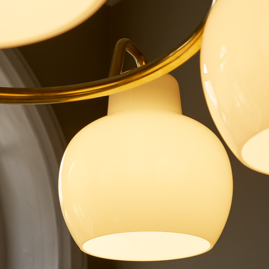 VL Ring Crown 7 Ljuskrona Brass/Opal Glass