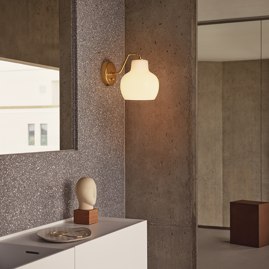 VL Ring Crown 1 Vägglampa Brass/Opal Glass